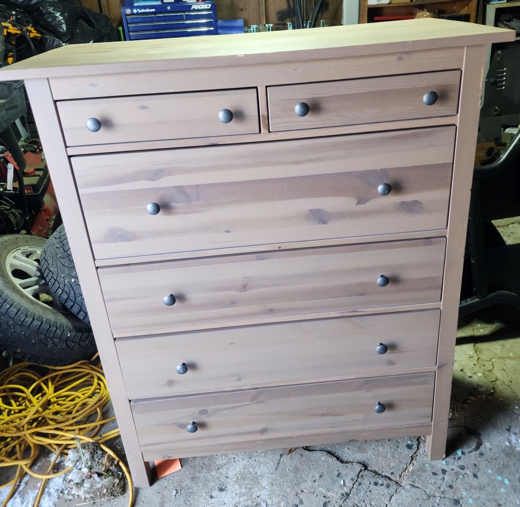 Wooden Dresser - 4 Large & 2 Small Drawers