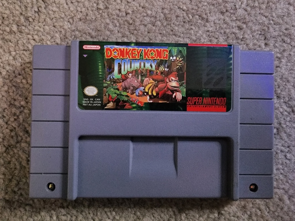 Donkey Kong Country - Super Nintendo - Loose